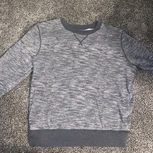 Hollister crew neck long sleeve shirt!